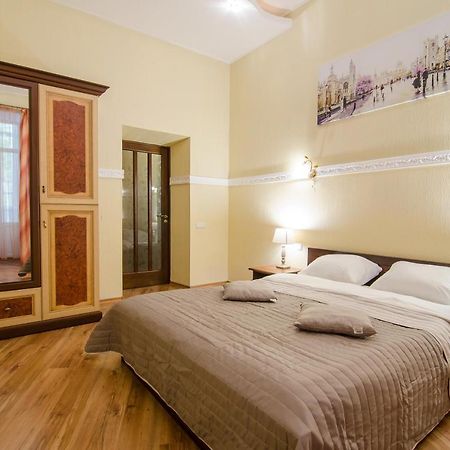 Apartment At Malaya Zhytomyrska 5 Kiev Ngoại thất bức ảnh