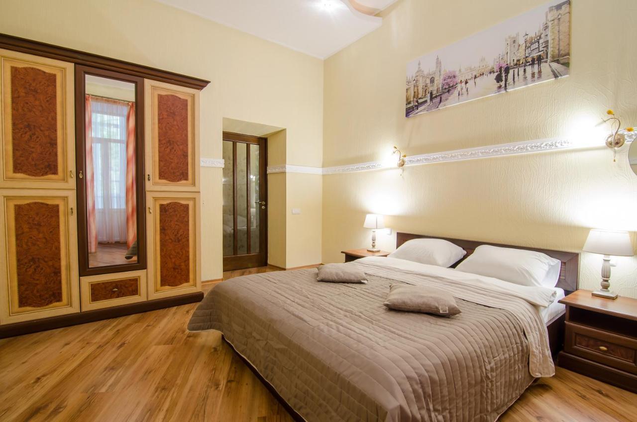 Apartment At Malaya Zhytomyrska 5 Kiev Ngoại thất bức ảnh