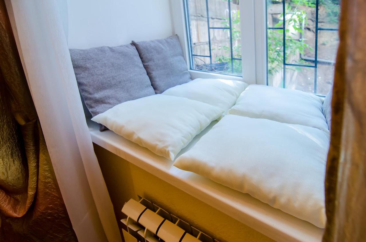 Apartment At Malaya Zhytomyrska 5 Kiev Ngoại thất bức ảnh