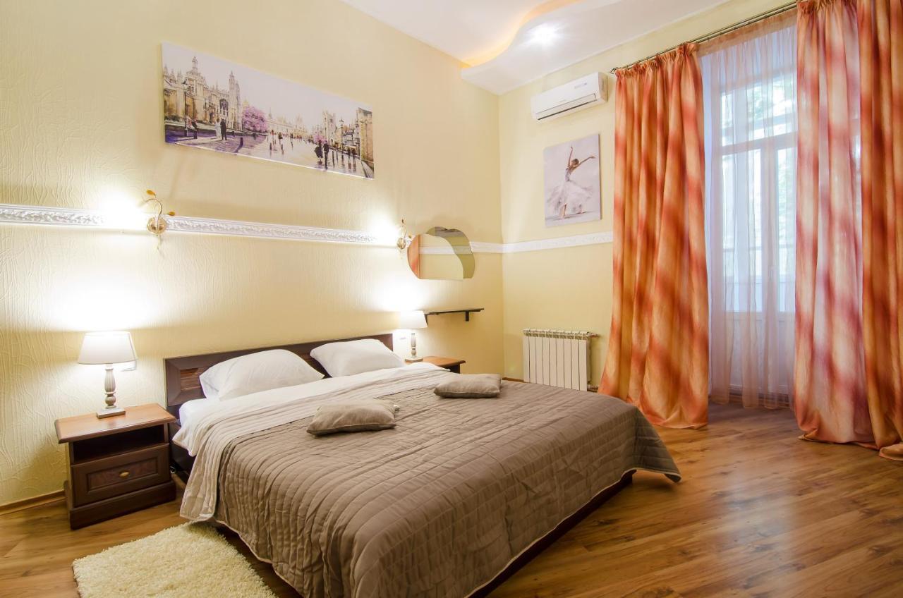 Apartment At Malaya Zhytomyrska 5 Kiev Ngoại thất bức ảnh