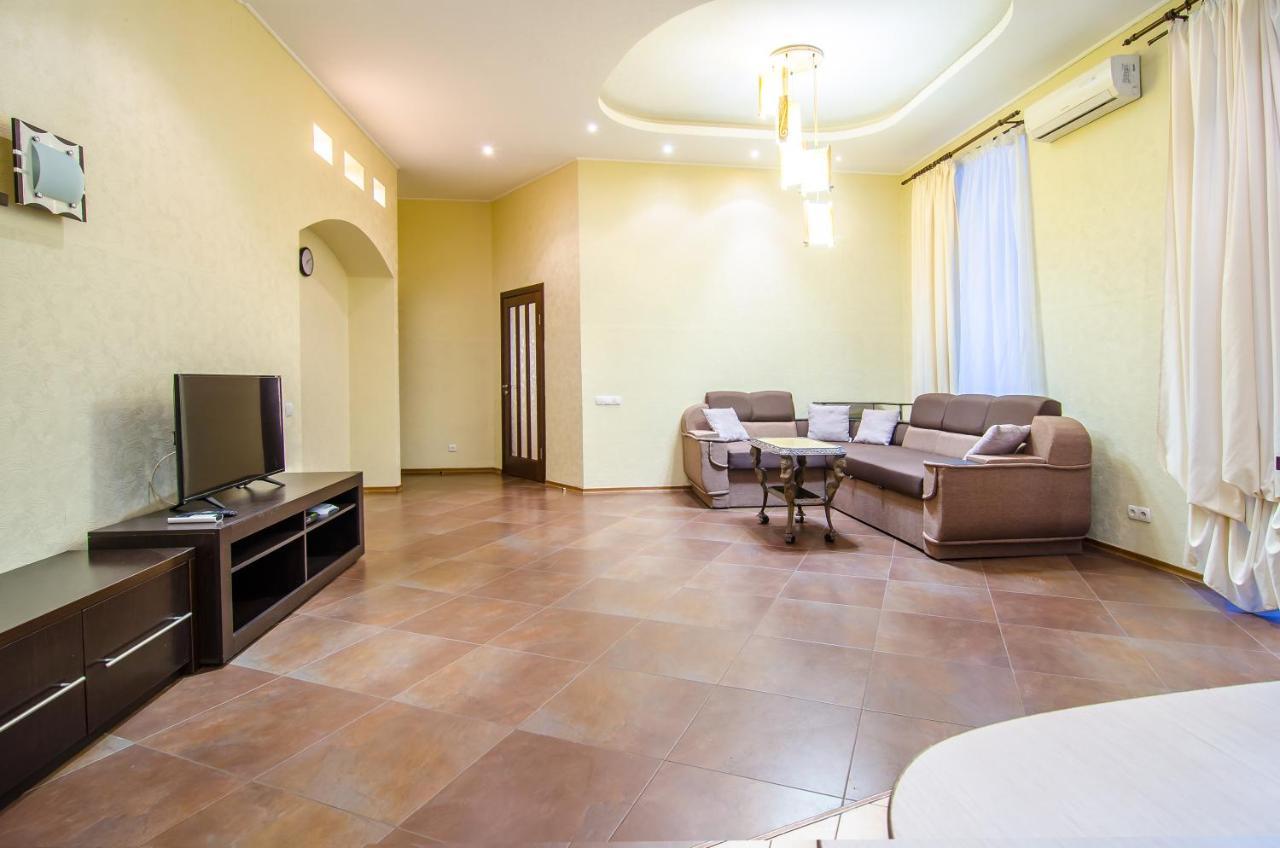 Apartment At Malaya Zhytomyrska 5 Kiev Ngoại thất bức ảnh