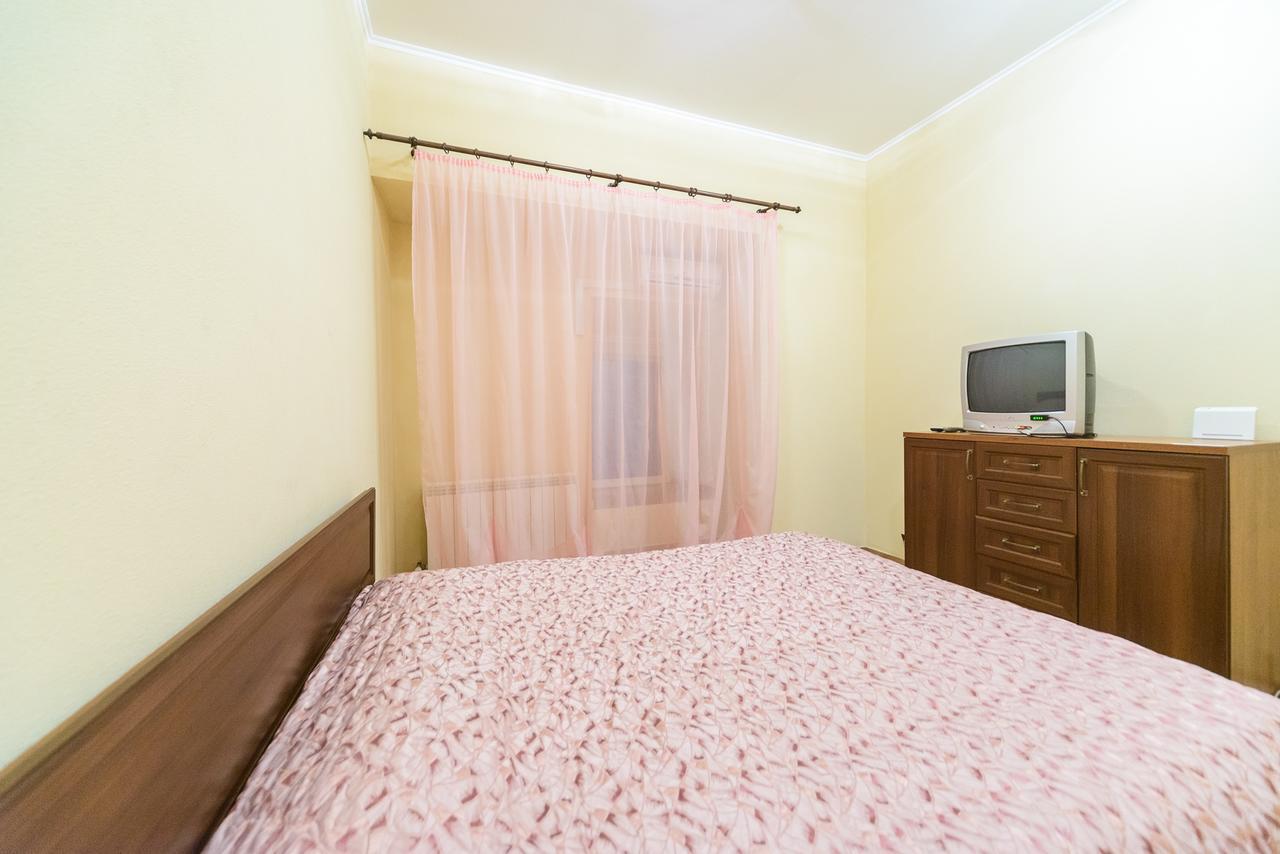 Apartment At Malaya Zhytomyrska 5 Kiev Ngoại thất bức ảnh