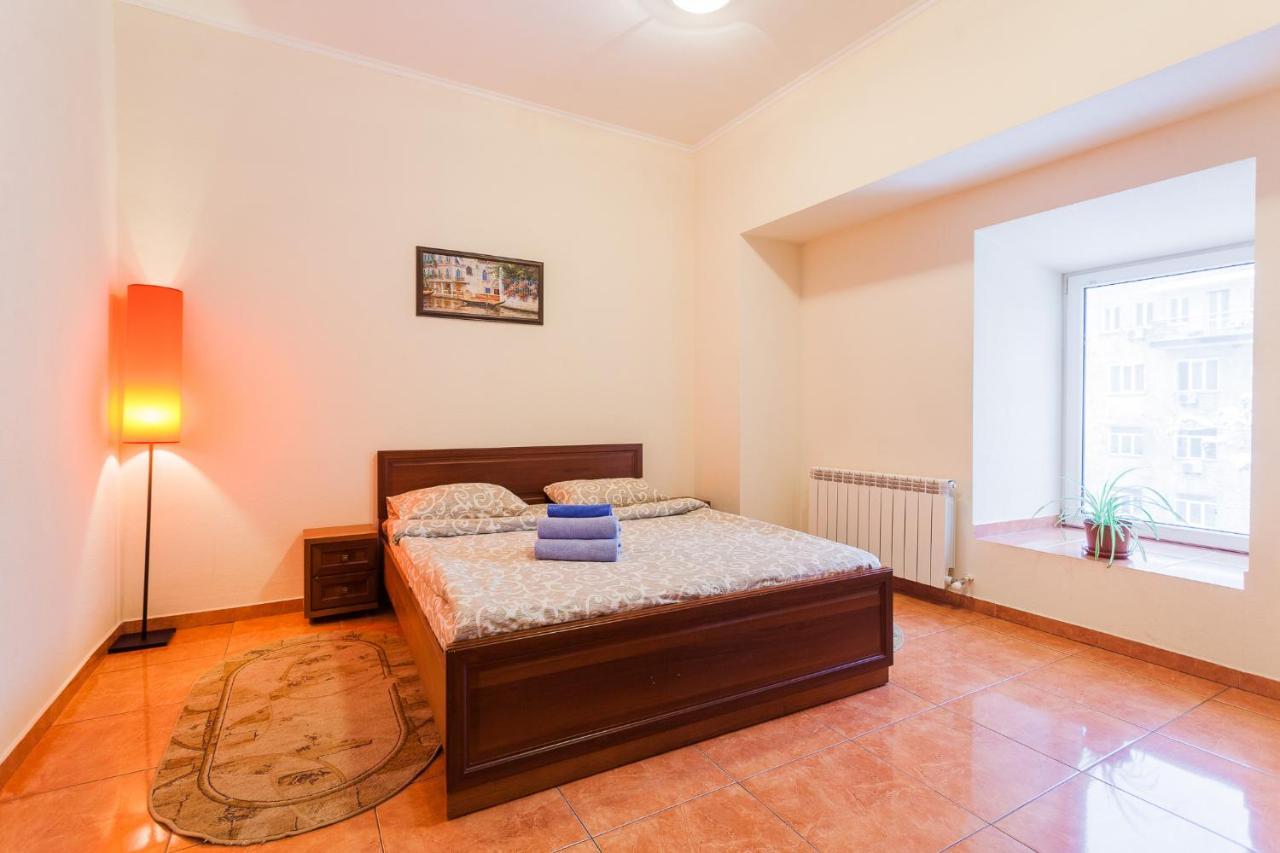 Apartment At Malaya Zhytomyrska 5 Kiev Ngoại thất bức ảnh