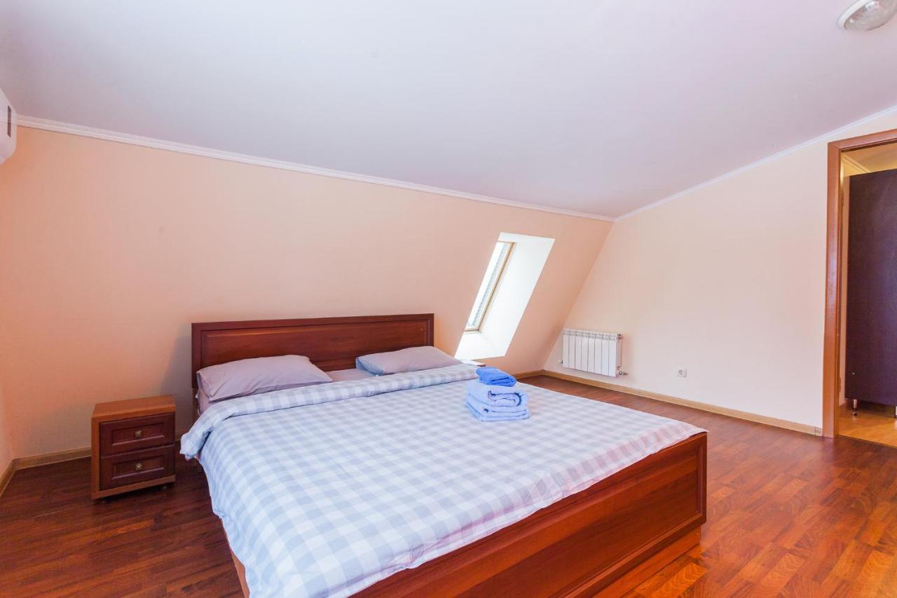 Apartment At Malaya Zhytomyrska 5 Kiev Ngoại thất bức ảnh